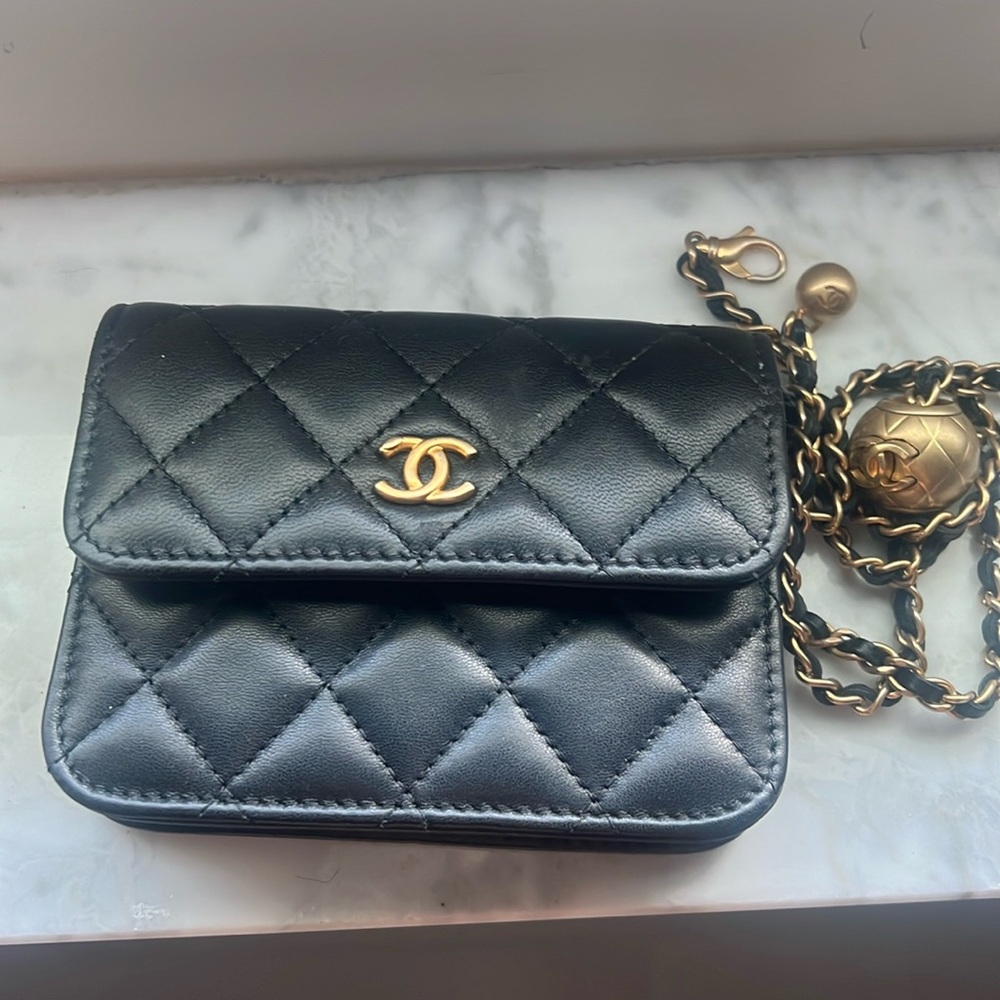 Chanel pearl crush on Chain